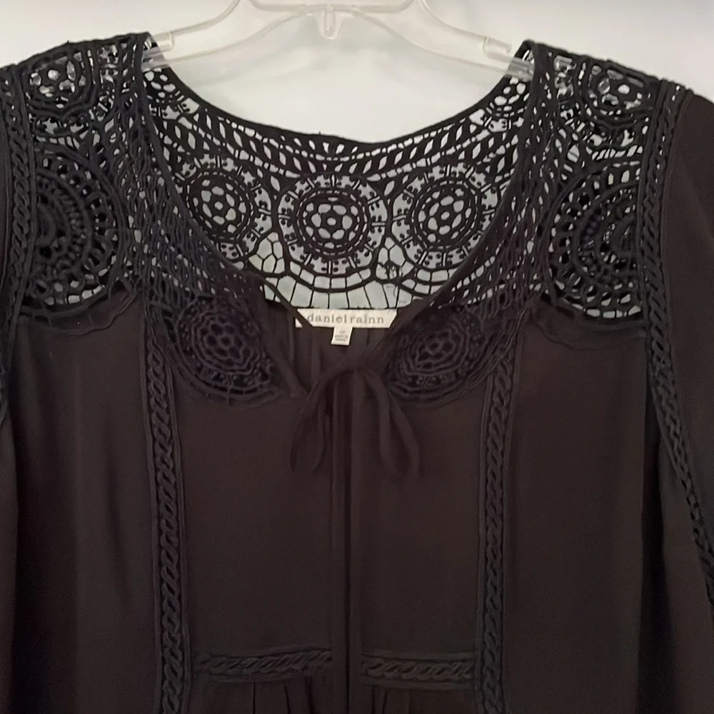 Daniel Rainn Black Cap Sleeve Embellished Blouse - Picture 2 of 10